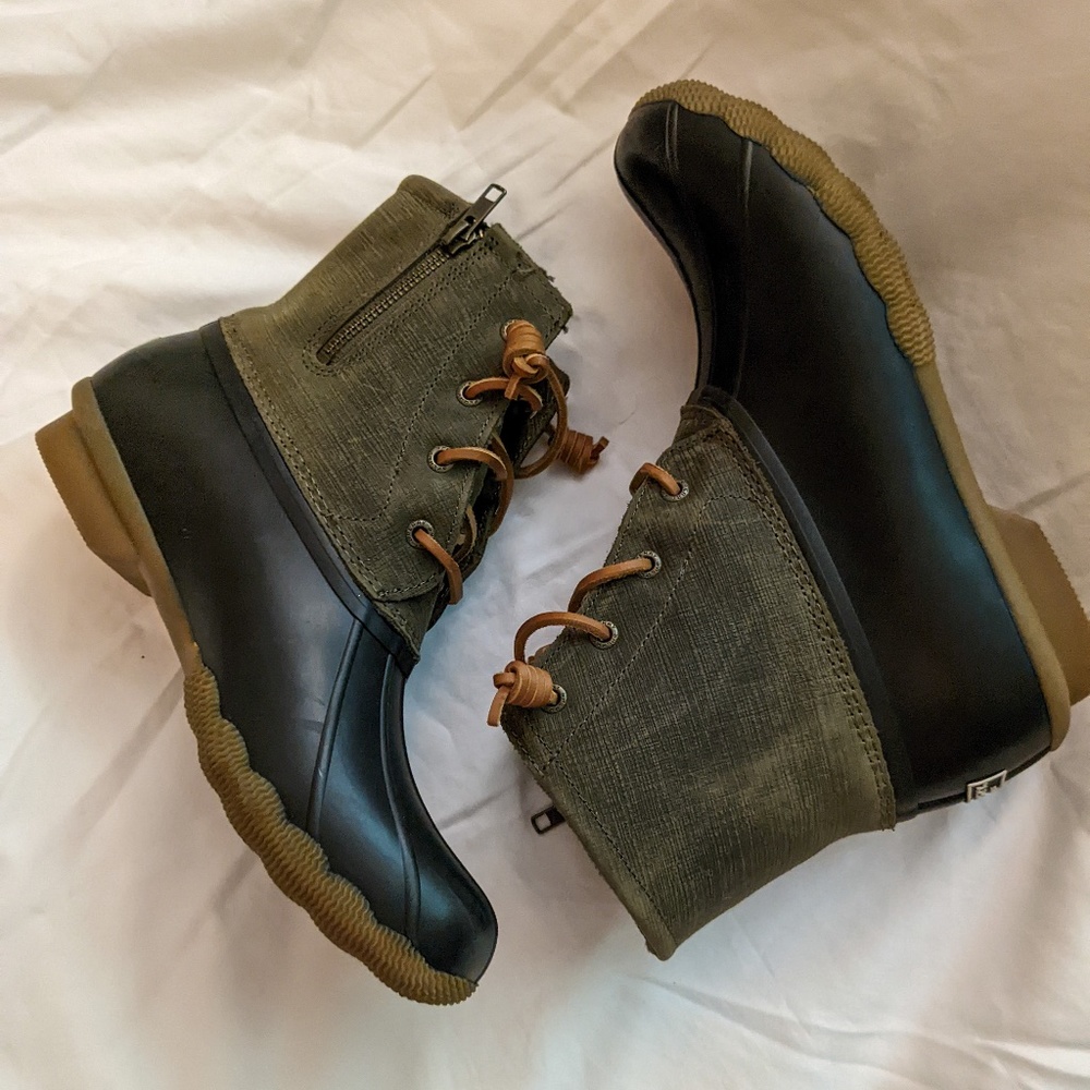 Sperry duck boots